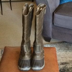 Sorel women’s high top boots, size 8